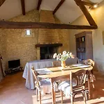 Appartement De Charme En Périgord Avec Piscine, Jardin, Wifi Et équipements Complets - Fr-1-616-321
